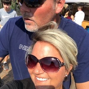 Meet your Posher, Khristy